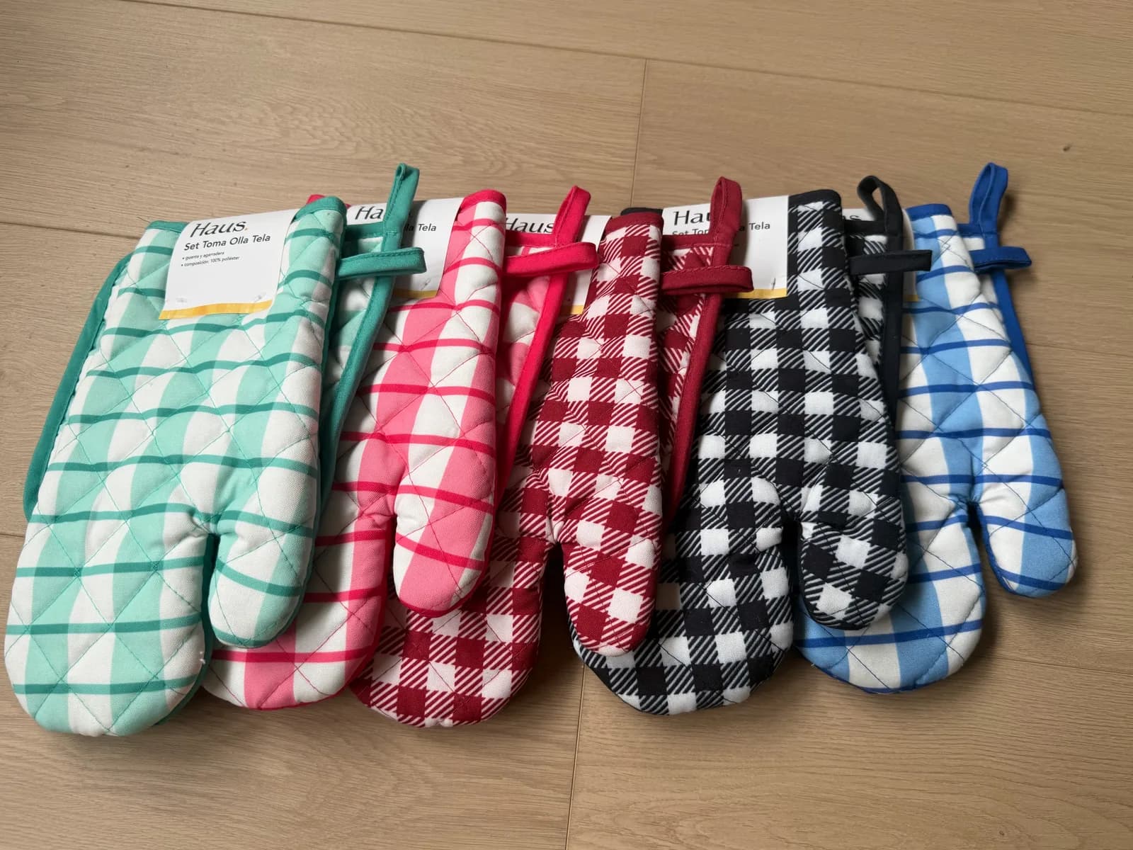 Microwave Glove & Pot Holder Set by Mengxin Home Textile